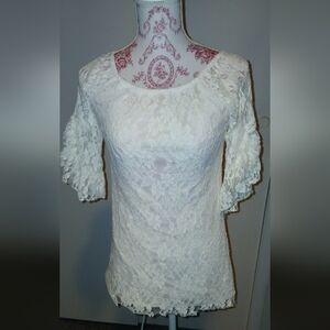 Sweet vintage white lace ruffle sleeve top